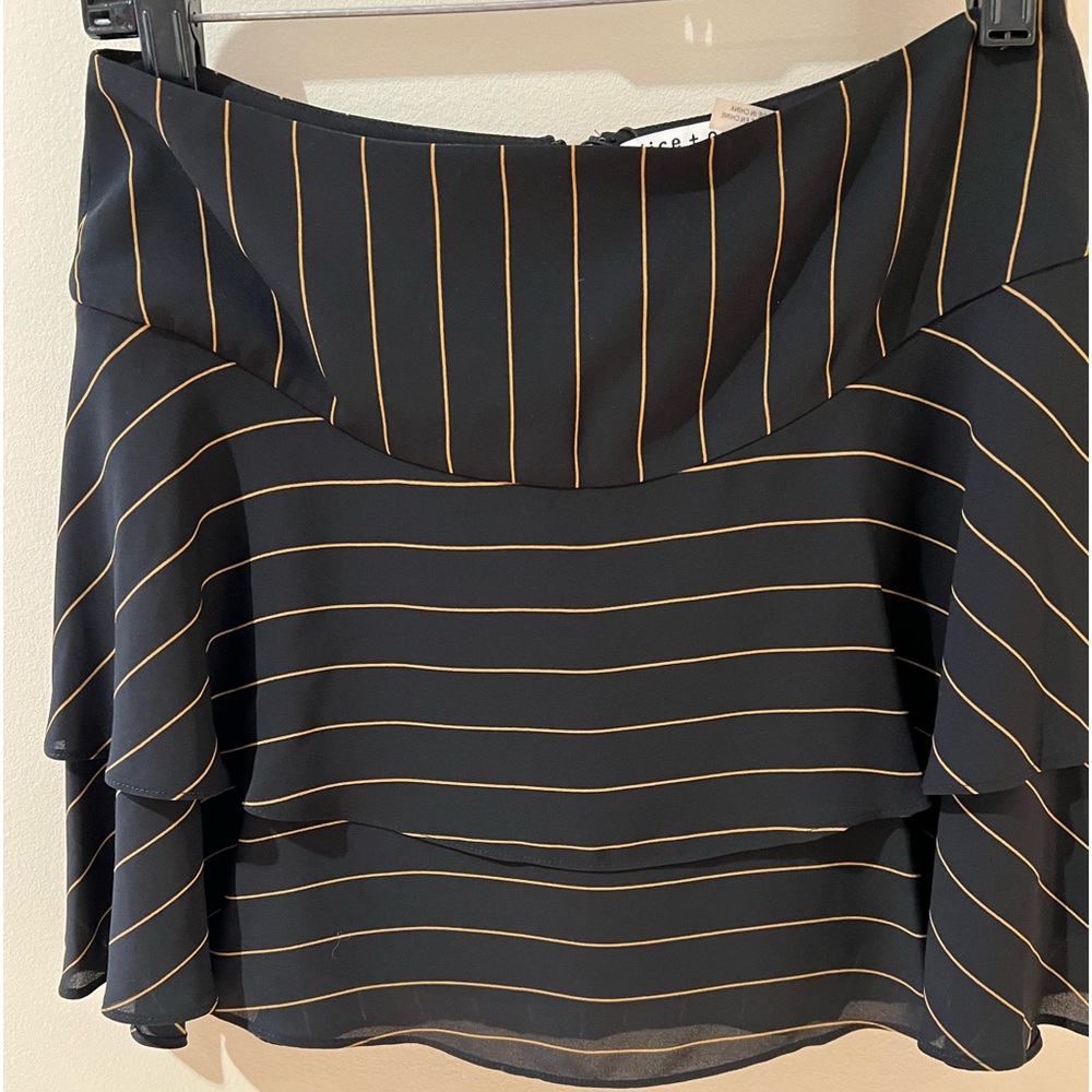 Alice + Olivia skirt size 6 NWT